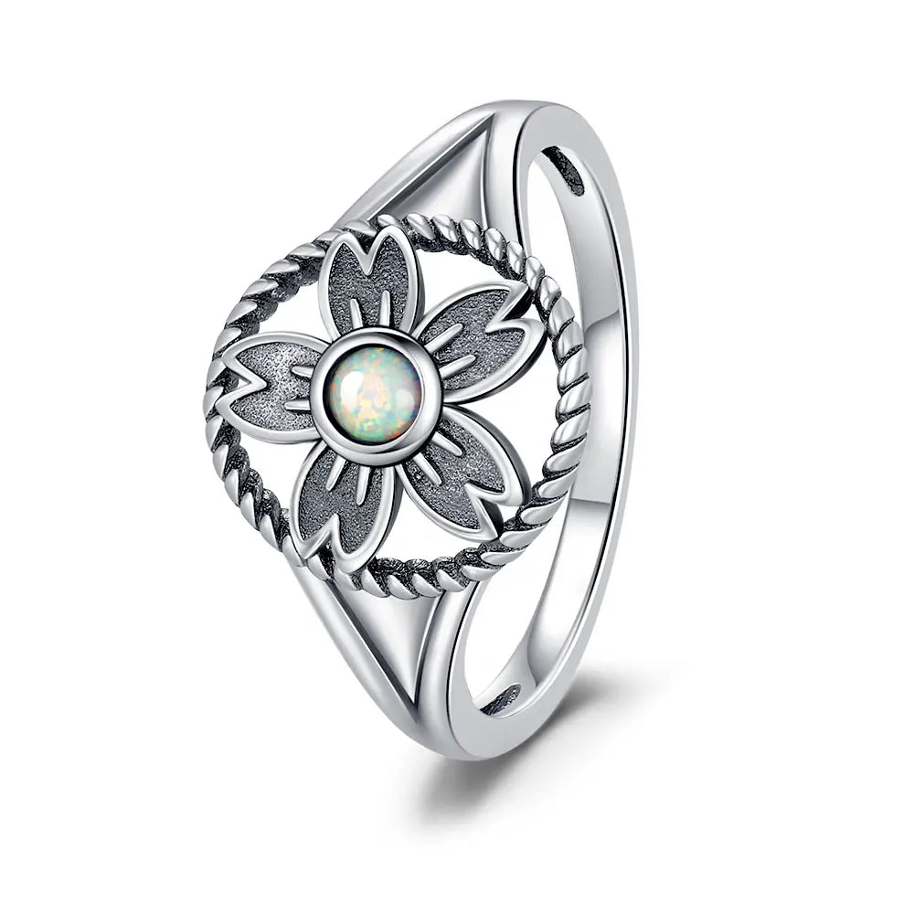 Veloura Pearl Crown Ring